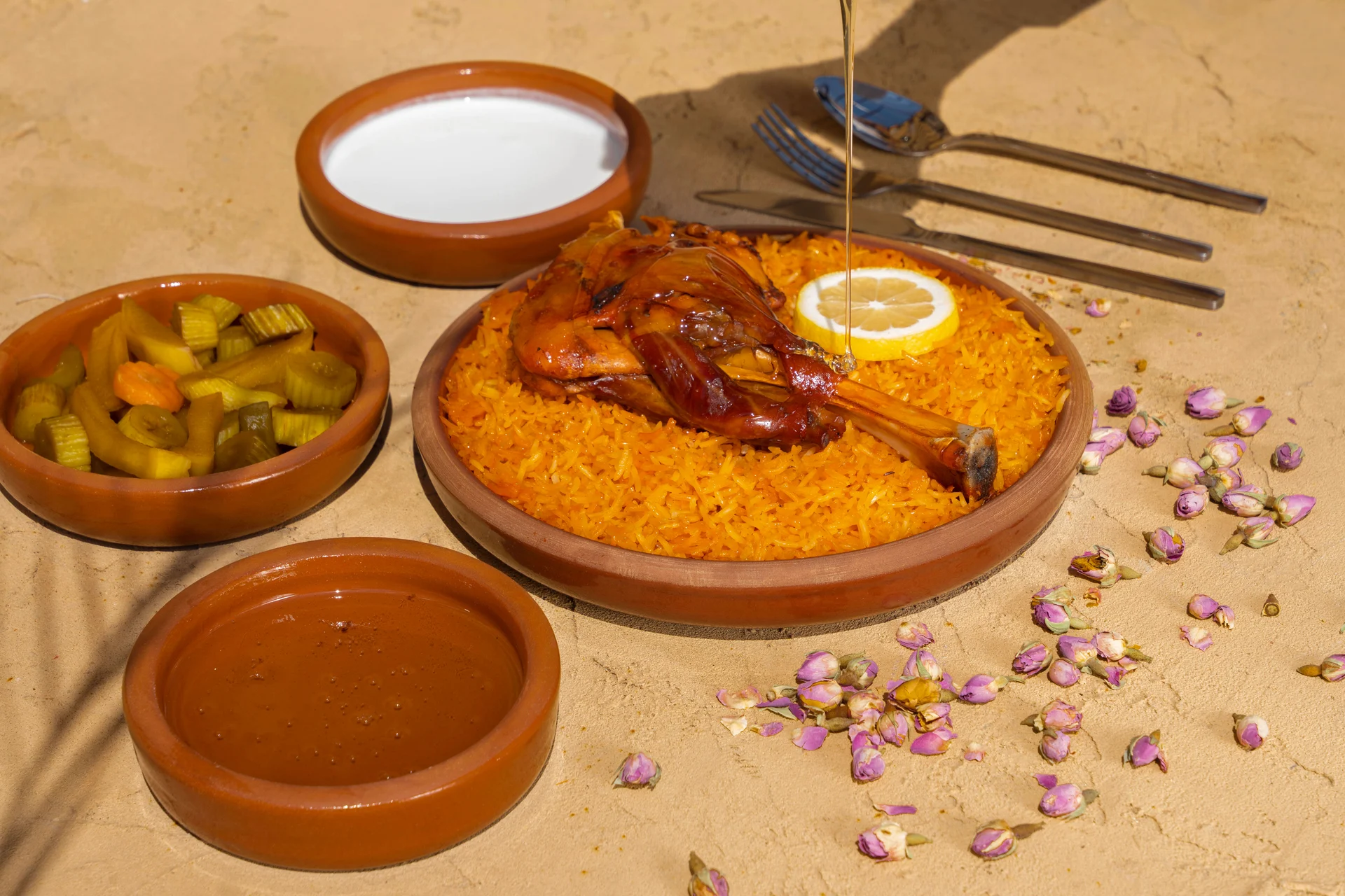 مطعم خان مندي - أطباق المندي واللحم الأصيلة, Khan Mandi Restaurant - Authentic Mandi and Meat Dishes